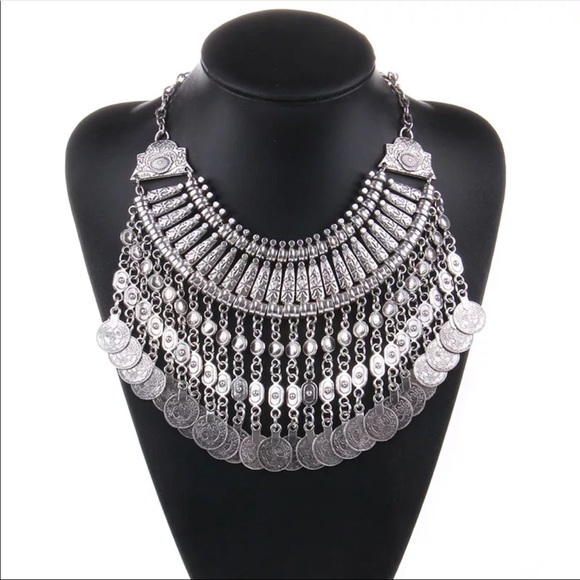 Silver statement necklace - Picture 2 of 3